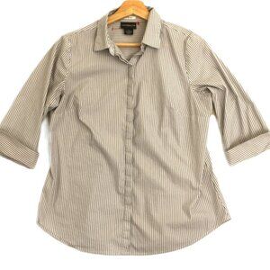 Liz Claiborne Career Women's Button Down Blouse Size M with 3/4 Sleeve Striped